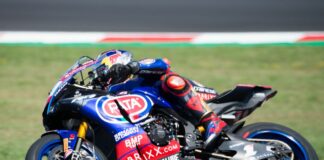Tripletta Razgatlioglu a Donington Park, sua anche gara 2