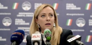 Meloni “Il premier pretende pieni poteri, andare subito al voto”
