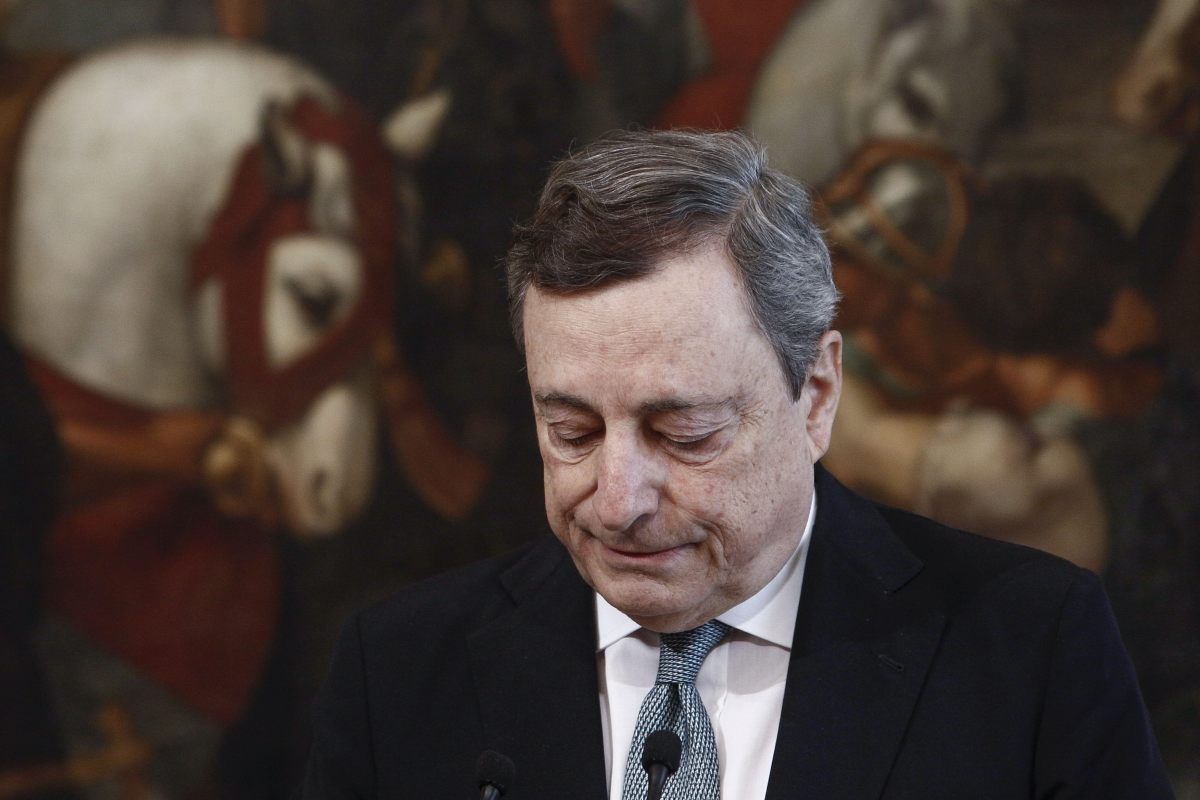 A Draghi l’applauso della Camera, il premier sale al Colle