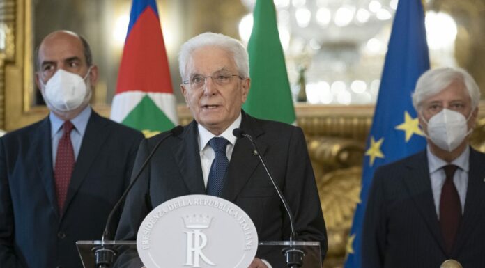 Mattarella “Niente pause contro la crisi, i partiti siano costruttivi”