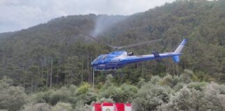 Incendi, rientrano gli sfollati nel Carso, roghi al confine sloveno