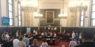 Milano, Bimba morta, in Consiglio Comunale minuto silenzio per Diana