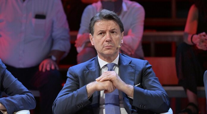 Conte “M5s sarà il terzo polo. Il campo giusto”