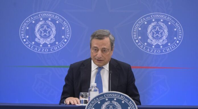 Governo, Draghi “Aiutiamo imprese e famiglie su caro prezzi”