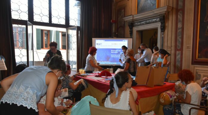 Venezia, a Palazzo Moncenigo le maestre dei “Venerdì del merletto”