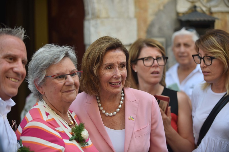 Abruzzo, Nancy Pelosi nel paese degli avi riceve cittadinanza onoraria
