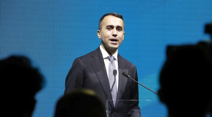 Di Maio, “Veto Calenda? Schermaglie che non interessano ai cittadini”