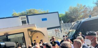 Immigrazione, Salvini “A Lampedusa garantire condizioni umane”