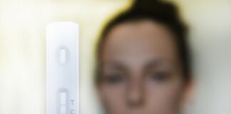 Covid, 11.976 nuovi casi e 113 decessi