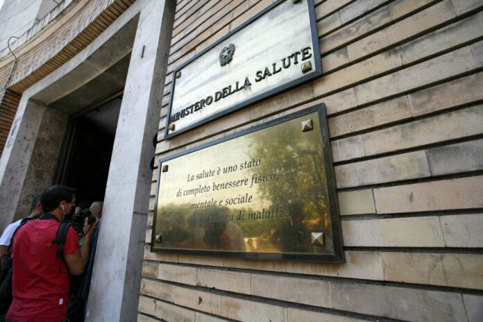 Roma, Presidio al Ministero della salute (Piazza Castellani) organizzato da Pro-Choice RICA (Rete italiana contraccezione e aborto)