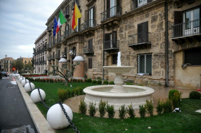 Presidente Musumeci inaugura area verde a Palazzo D'Orleans