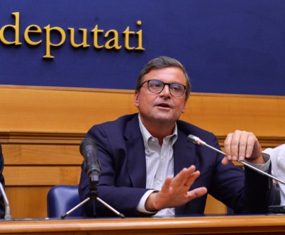 Calenda “Renzi mi ha proposto come leader, grazie per la generosità”