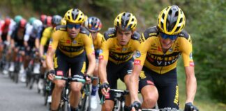 Jumbo-Visma domina crono a squadre, Gesink maglia rossa