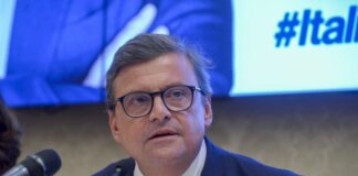 Calenda “Sospendere la campagna elettorale, servono misure per caro-gas”