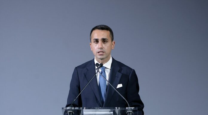 Di Maio “Investire sui giovani, vanno trattati come un tesoro”