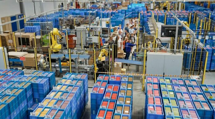 Eurozona, indici economici ancora giù