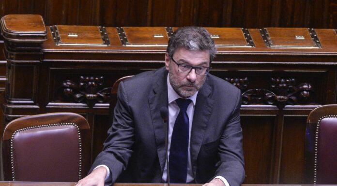 Gas, Giorgetti “Se UE non cambia le regole fa il gioco della Russia”
