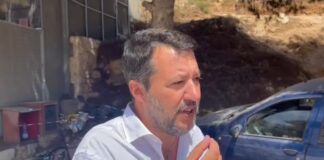 Blitz di Salvini all’hotspot di Lampedusa, “Non è degno di un Paese civile”
