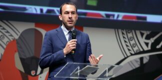 Di Stefano “Urgente commissione d’inchiesta sui rapporti con la Russia”