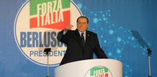 Berlusconi “1.000 euro pensione per mamme e nonne”