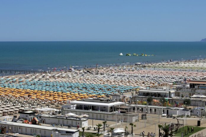 Inizio della stagione estiva a Rimini