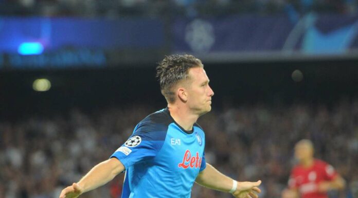 Napoli stellare, Liverpool al tappeto per 4-1