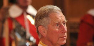 Il primo discorso di Carlo III ai sudditi “Vi servirò per tutta la vita”