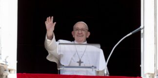 Papa “Patto fiscale cuore del patto sociale, le tasse siano giuste”