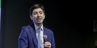 Speranza “La pandemia non è finita ma siamo sulla strada giusta”