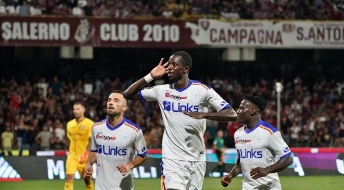 Prima vittoria stagionale del Lecce, Salernitana ko 2-1