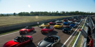 Raduno da Guinnes dei Primati per Mazda MX-5