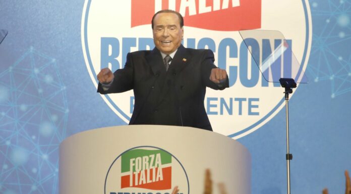 Berlusconi “Lo scostamento sia ultima spiaggia”
