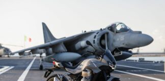 Moto Guzzi svela la V100 Mandello Aviazione Navale