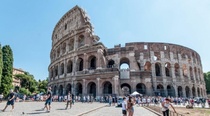 Al Colosseo mille disegni di pace per l’evento “Colors of Peace”