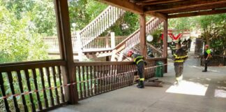 Crolla scala al Globe Theatre di Roma, almeno 12 feriti