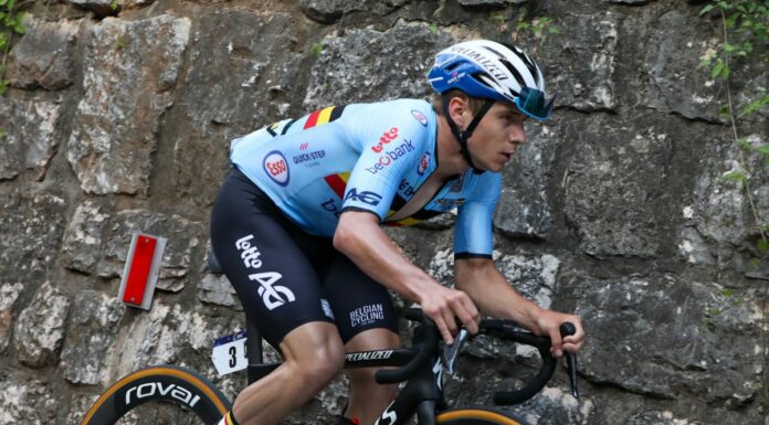 Evenepoel è oro mondiale, ritiro shock per van der Poel