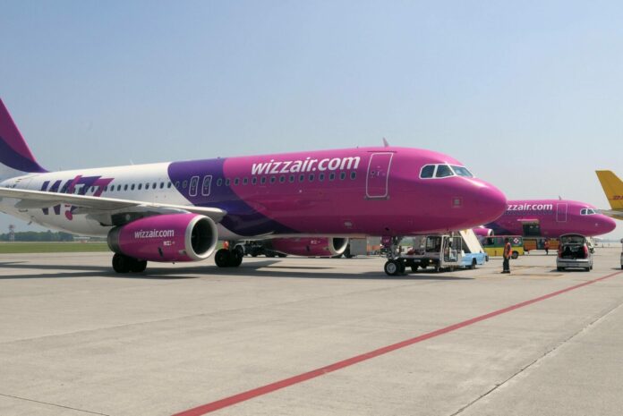 Foto di Archivio - compagnia aerea low cost Wizz Air. foto repertorio