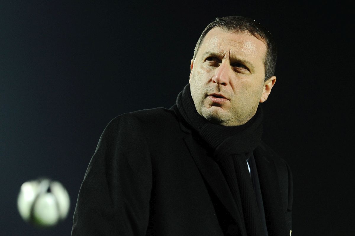 Maltàs national football team head coach suspended