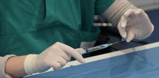 Covid, 44.878 i nuovi positivi. 64 le vittime