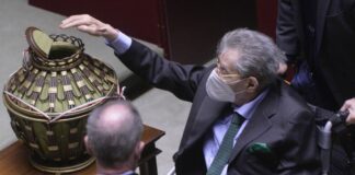 Umberto Bossi eletto alla Camera, Salvini “Quante parole al vento”