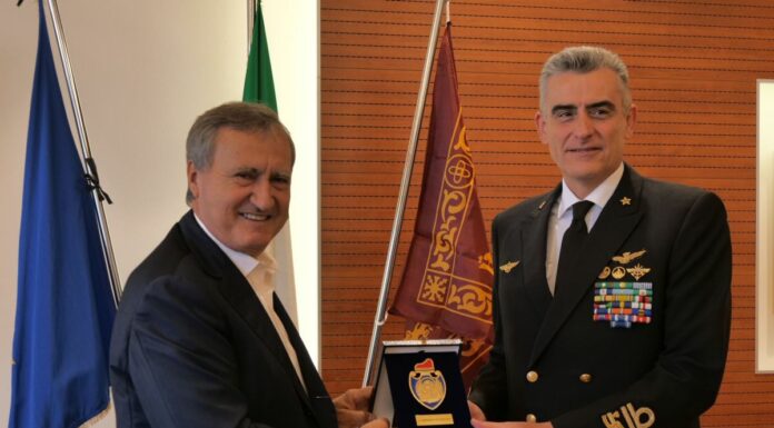 Il sindaco Brugnaro incontra l’ammiraglio Romani in visita di commiato