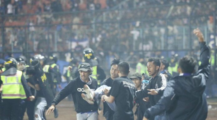 Tragedia allo stadio in Indonesia, oltre un centinaio il bilancio delle vittime