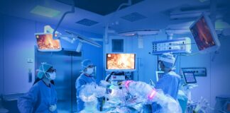 CMR Surgical, il robot Versius entra nelle sale operatorie lombarde