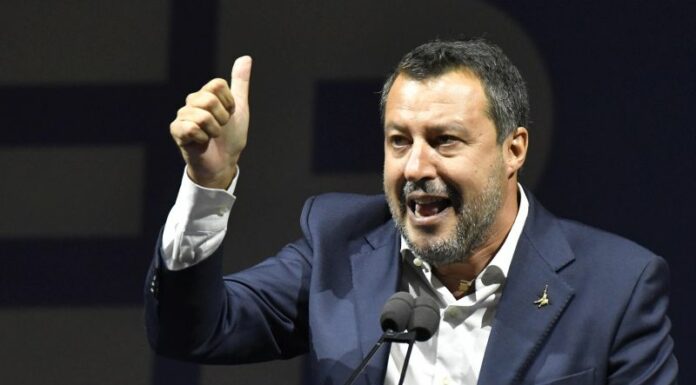 La Lega conferma il pieno mandato a Salvini