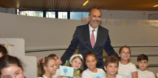 Il Questore di Palermo consegna ai bambini l’agenda scolastica “Il Mio Diario”