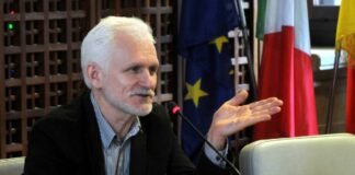 Nobel per la pace a Bialiatski e a due organizzazioni per i diritti umani