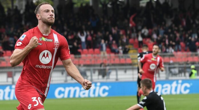 Terzo acuto di fila del Monza: lo Spezia si arrende 2-0