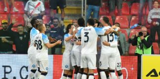 Poker alla Cremonese, Napoli da solo in vetta