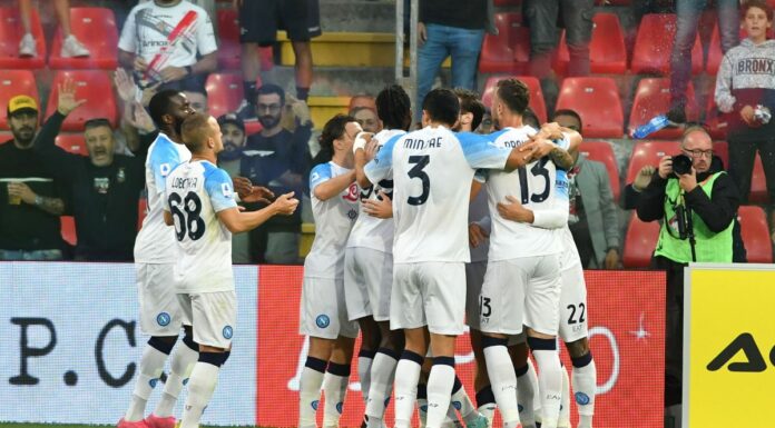 Poker alla Cremonese, Napoli da solo in vetta