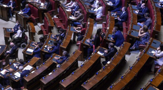 Camera, fumata nera nelle prime tre votazioni per il presidente